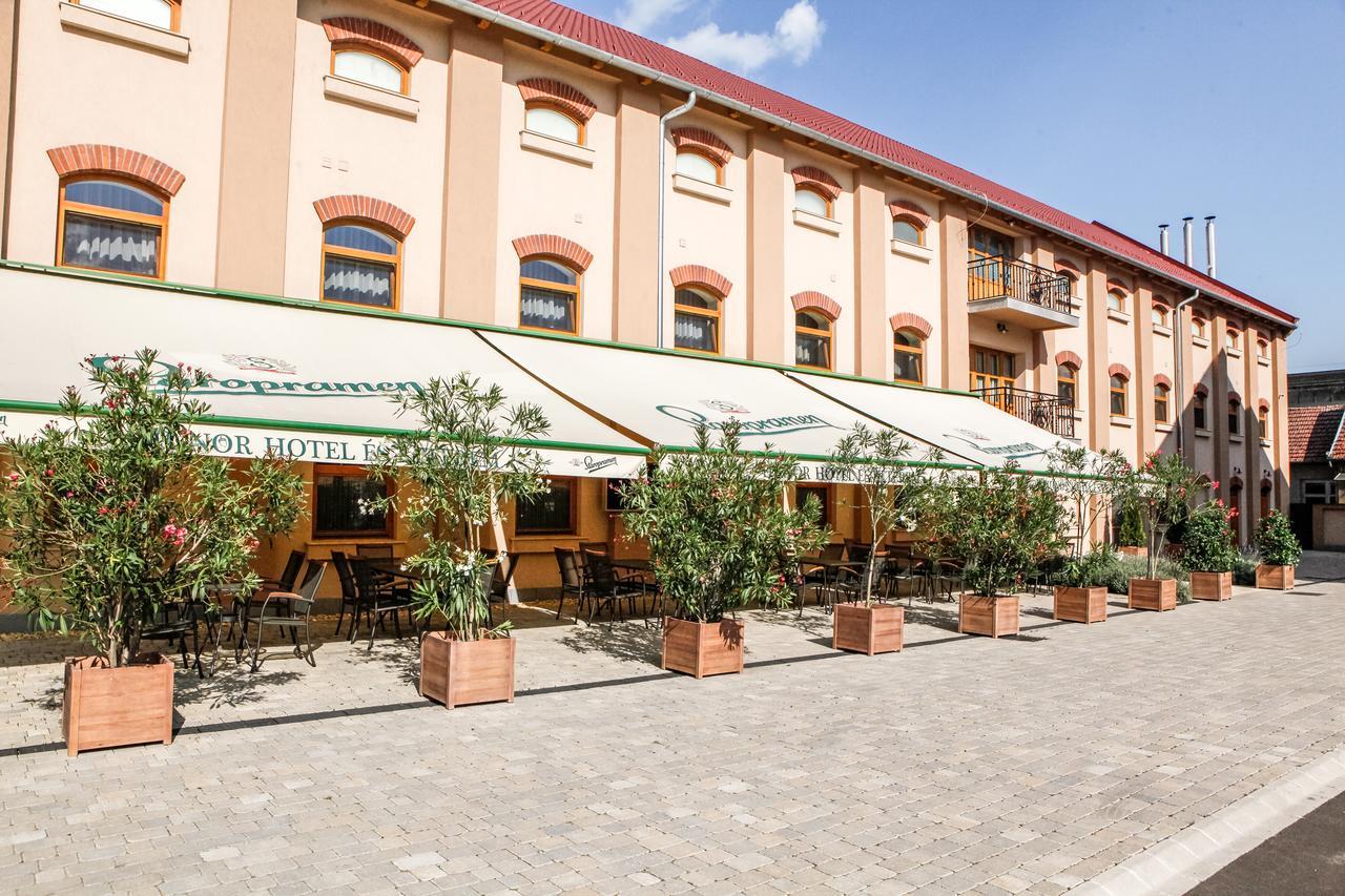 Hunor Hotel és Étterem Vásárosnamény Exterior foto